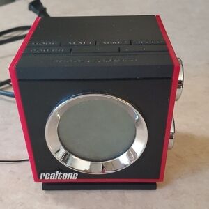Vintage Realtone Dual Alarm Clock AM/FM Radio
